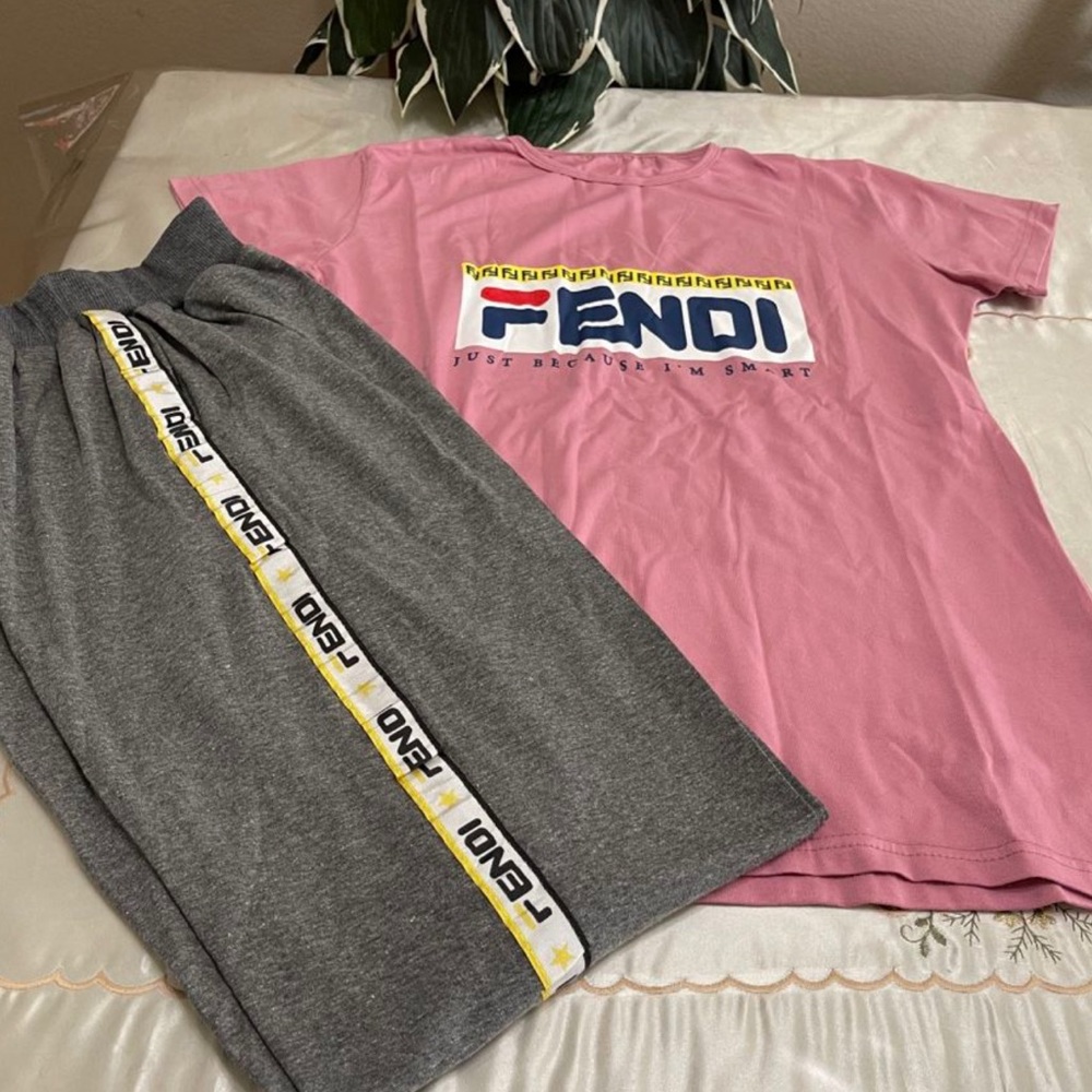 Women’s track suit